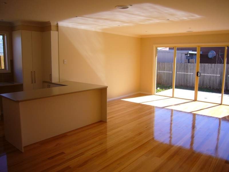 1/100 Halsey Rd, Airport West VIC 3042