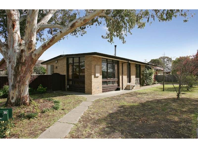 16 Roberts Street, Keilor East VIC 3033
