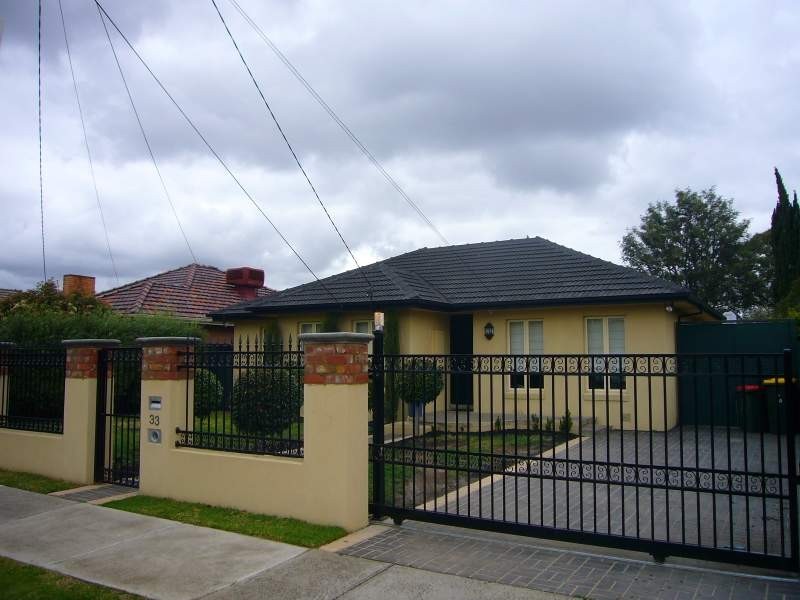 33 Ash Grove, Keilor East VIC 3033