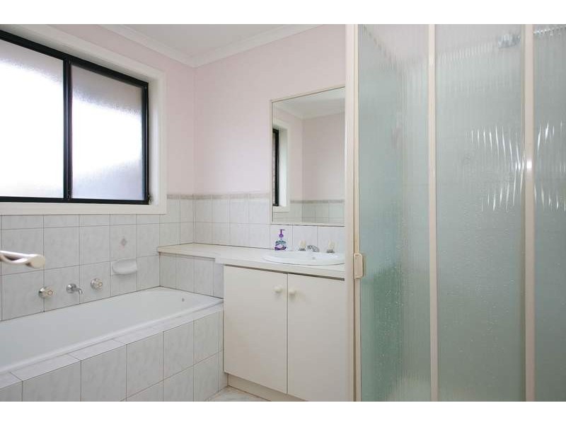 4/196a Sterling Drive, Keilor East VIC 3033