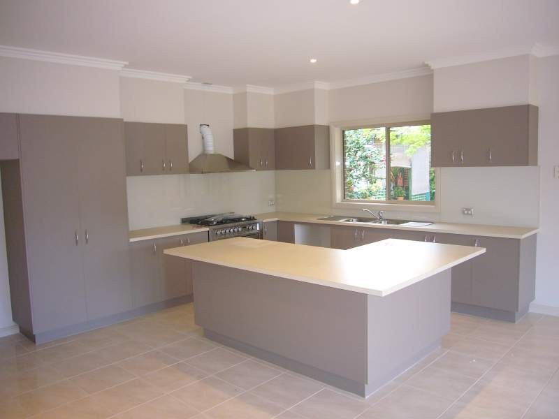 9 Riverview Street, Avondale Heights VIC 3034