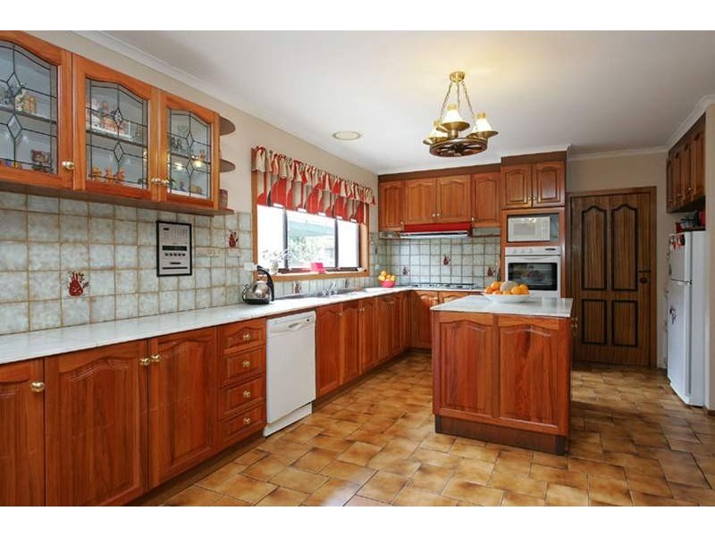 2 Prescott Place, Avondale Heights VIC 3034