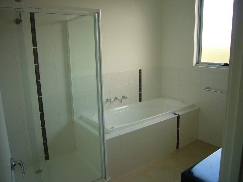 28 Duke Street, Avondale Heights VIC 3034