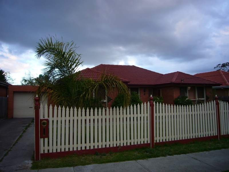 31 Fawkner Crescent, Keilor East VIC 3033