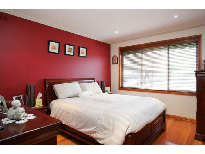 12 The Avenue, Niddrie VIC 3042