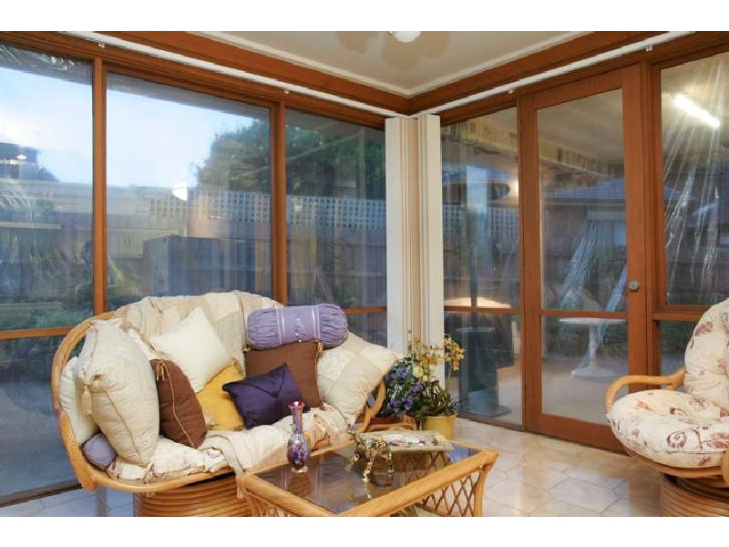 18 Lovett Drive, Avondale Heights VIC 3034