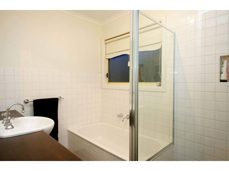 68 Deutscher Street, Avondale Heights VIC 3034