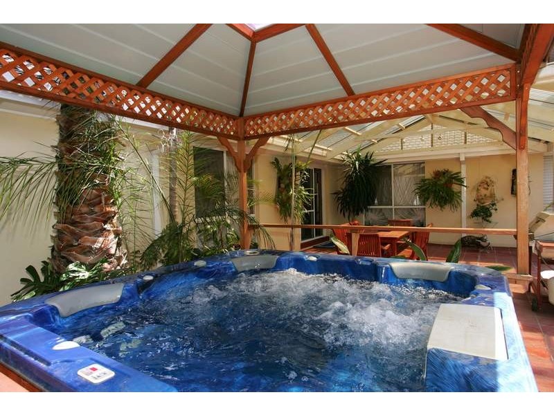 16 The Strand, Keilor East VIC 3033