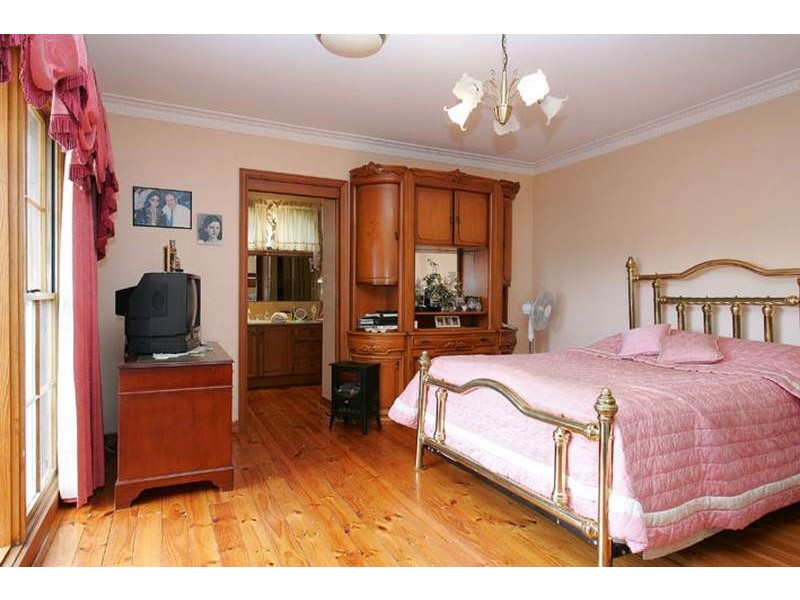 15 Judith Street, Keilor East VIC 3033