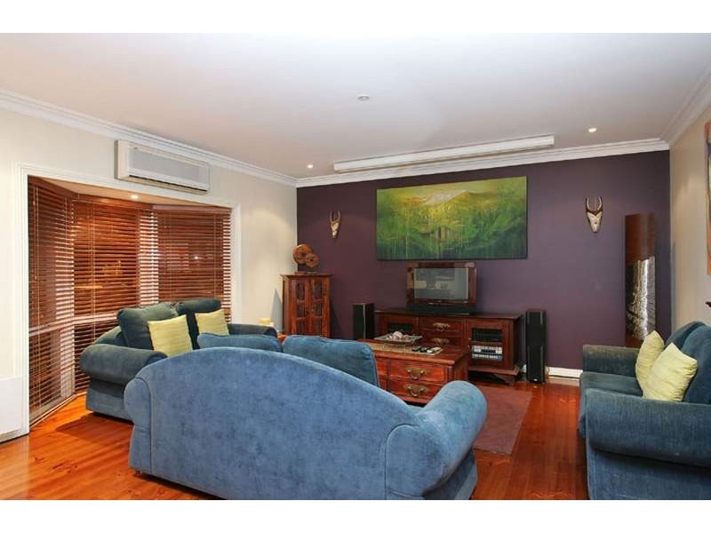 9 Grange Road, Airport West VIC 3042