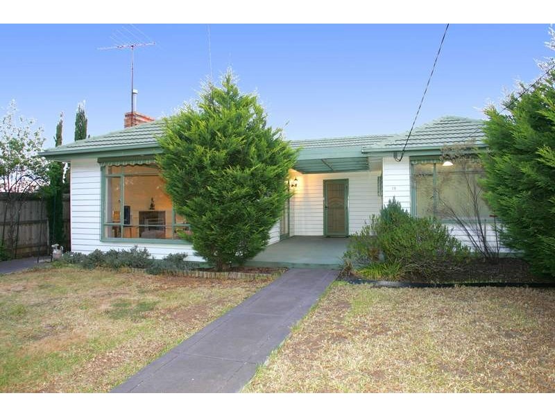 19 Paul Avenue, Keilor East VIC 3033