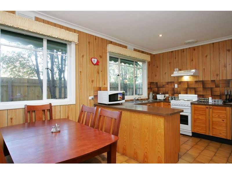 19 Paul Avenue, Keilor East VIC 3033