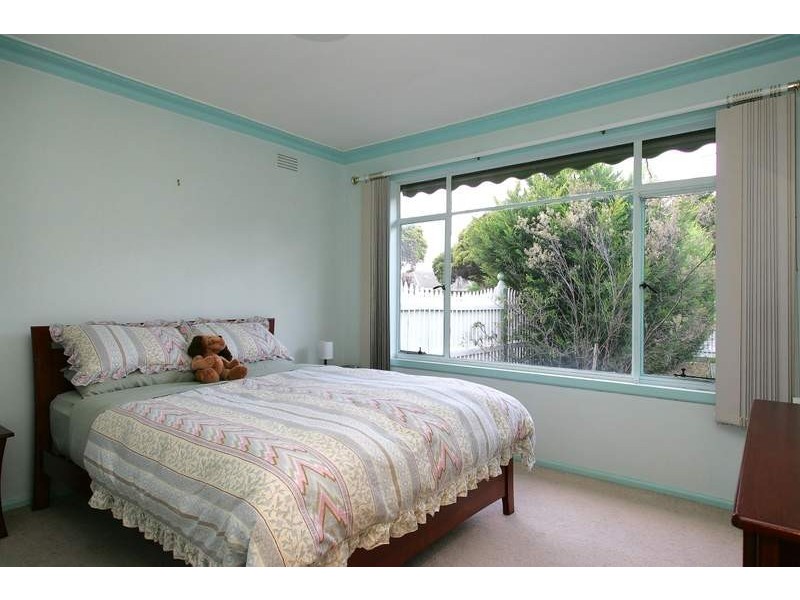 19 Paul Avenue, Keilor East VIC 3033