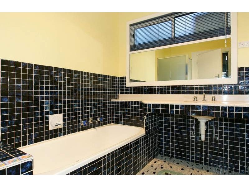 19 Paul Avenue, Keilor East VIC 3033