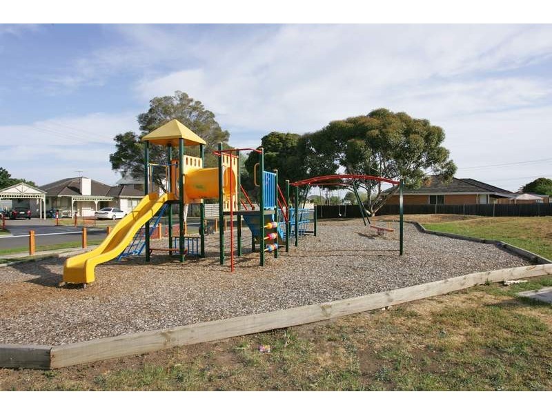 19 Paul Avenue, Keilor East VIC 3033