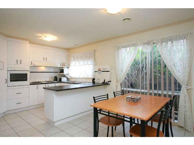 24 Adrienne Close, Keilor Park VIC 3042