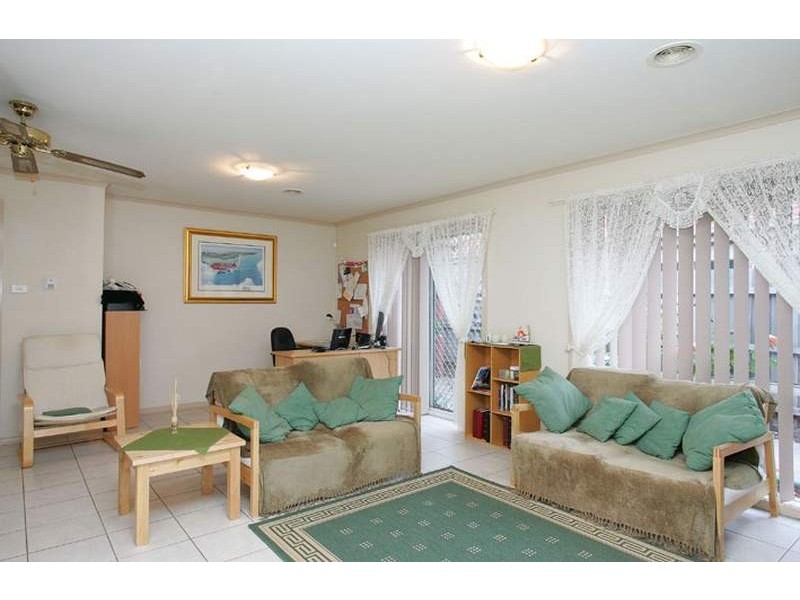 24 Adrienne Close, Keilor Park VIC 3042