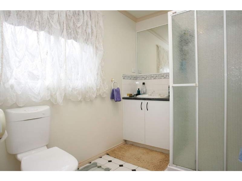 24 Adrienne Close, Keilor Park VIC 3042