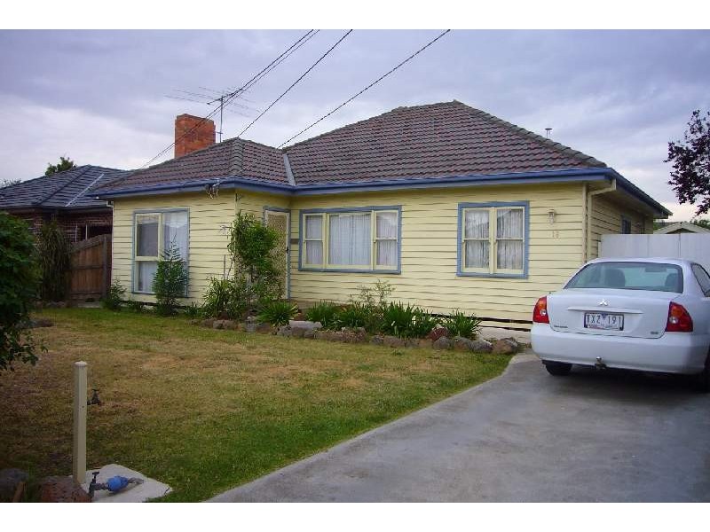 18 Bedford Street, Airport West VIC 3042