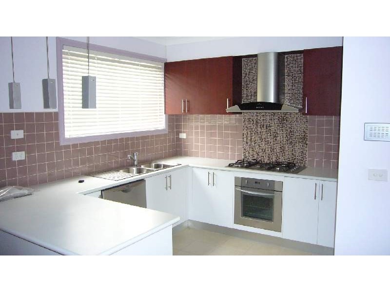 4/20 River Drive, Avondale Heights VIC 3034