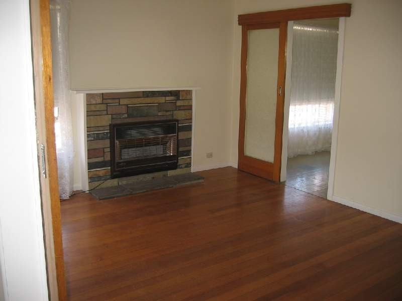 3 St Raphael St, Avondale Heights VIC 3034