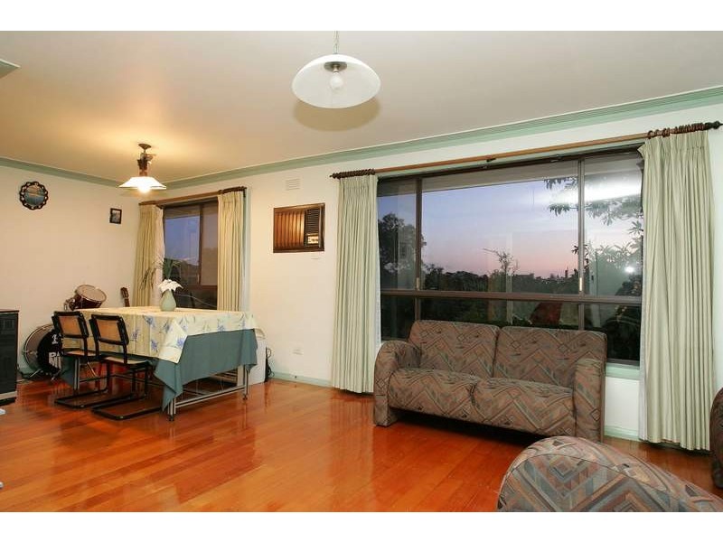 3 Laura Grove, Avondale Heights VIC 3034