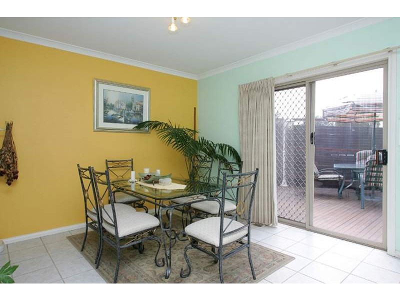 6/18 Kittyhawk Court, Airport West VIC 3042