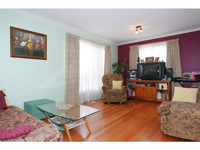 6/18 Kittyhawk Court, Airport West VIC 3042