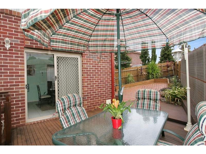 6/18 Kittyhawk Court, Airport West VIC 3042