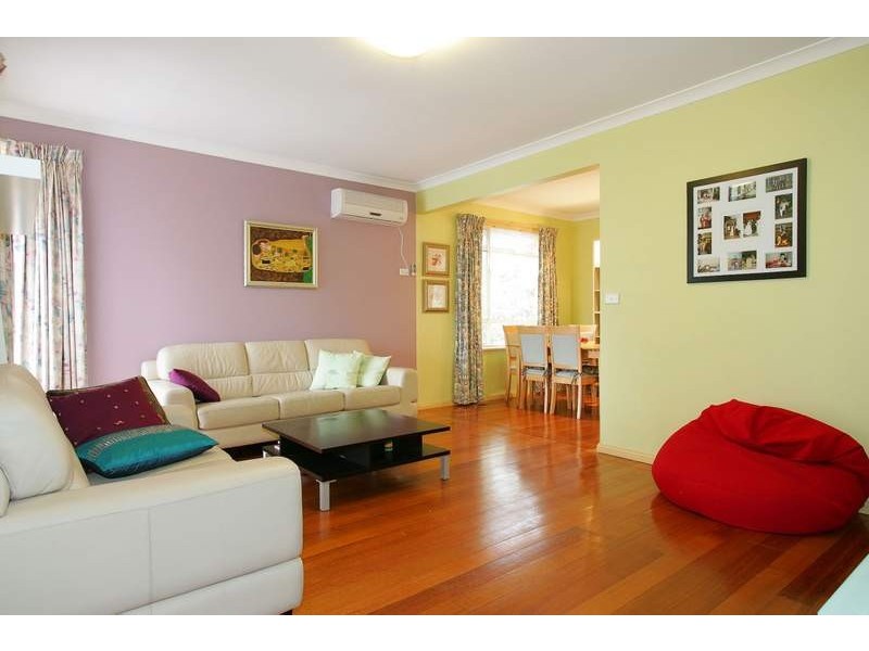 10 Rickard Street, Avondale Heights VIC 3034