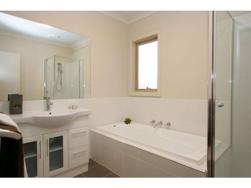1/54 McIntosh Street, Airport West VIC 3042