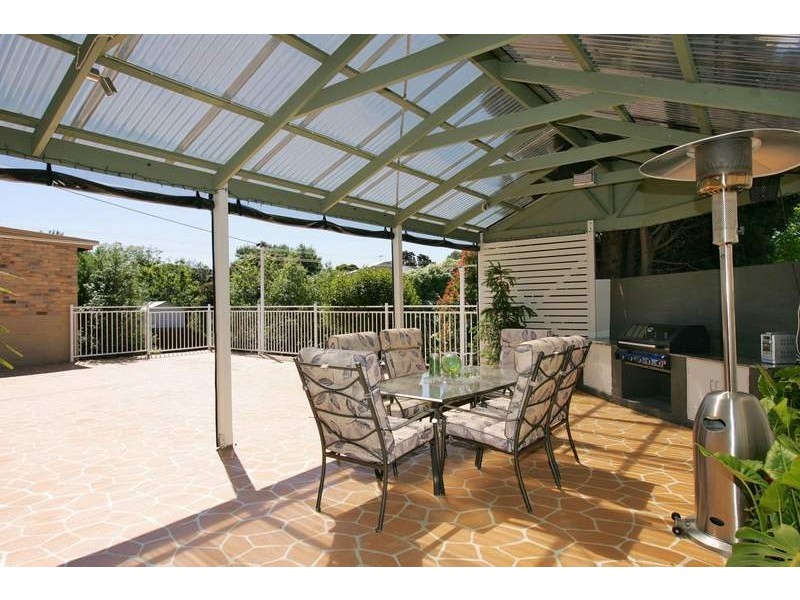 24 Clarks Road, Keilor East VIC 3033