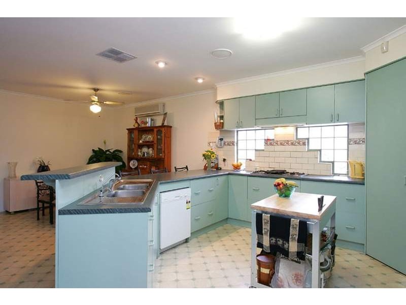 19 Hassett Crescent, Keilor East VIC 3033