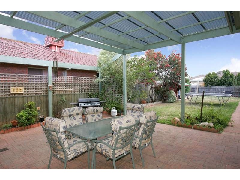 19 Hassett Crescent, Keilor East VIC 3033