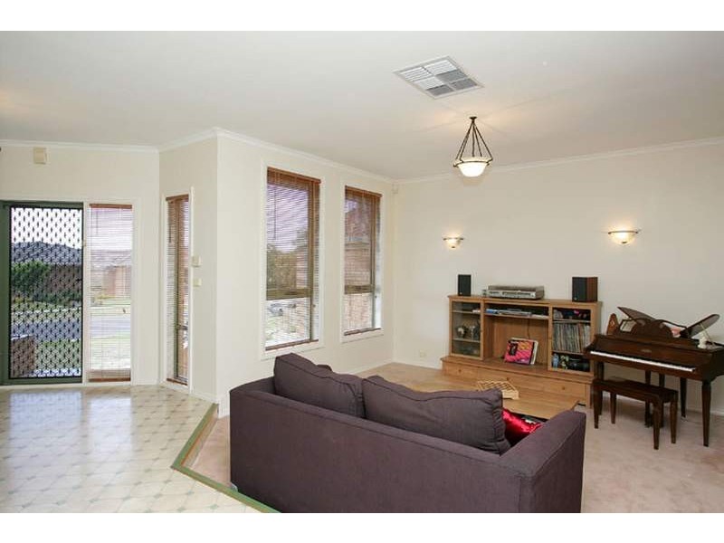 19 Hassett Crescent, Keilor East VIC 3033