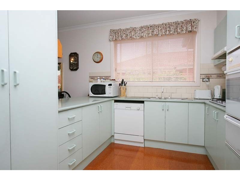 1/8 The Crossway, Keilor East VIC 3033