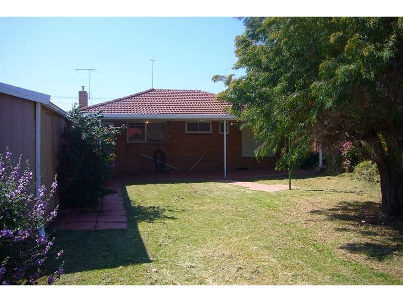 25 Rogerson Street, Avondale Heights VIC 3034