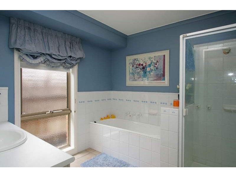 13 Yallop Court, Keilor East VIC 3033