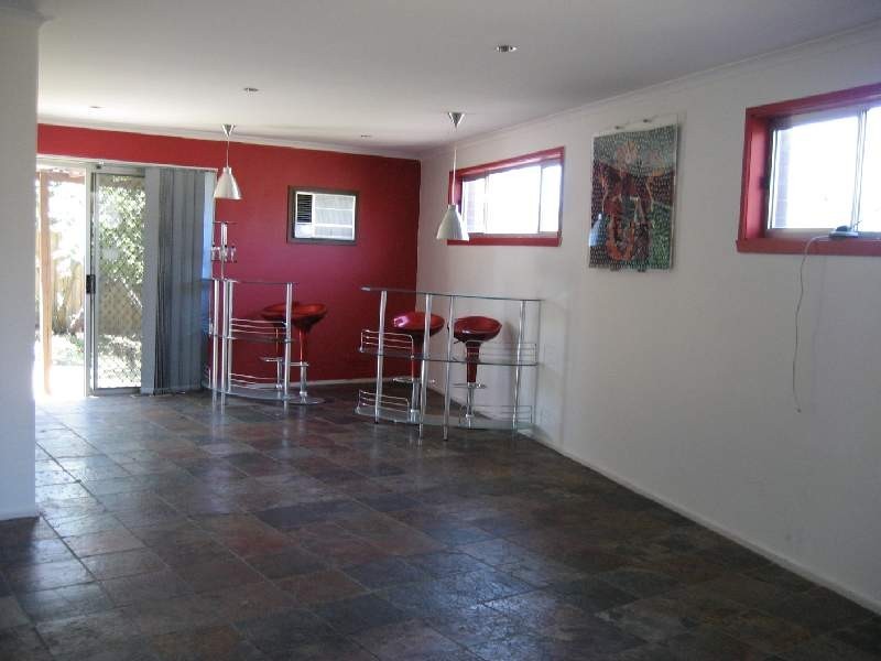 16 Woorigoleen Drv, Keilor East VIC 3033