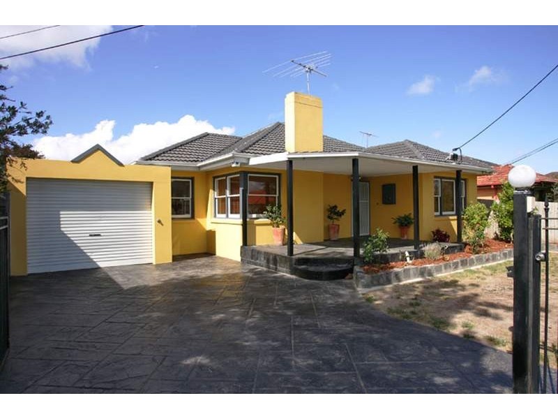 18 Dinah Parade, Keilor East VIC 3033