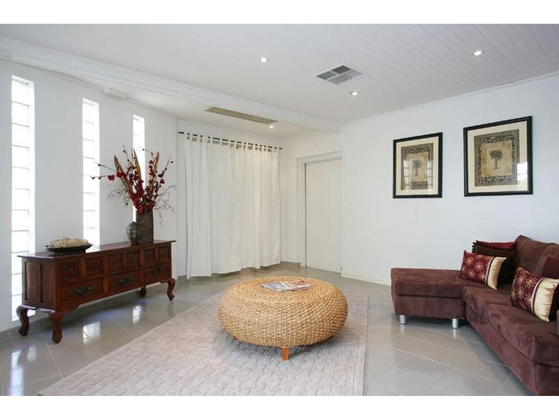 18 Dinah Parade, Keilor East VIC 3033