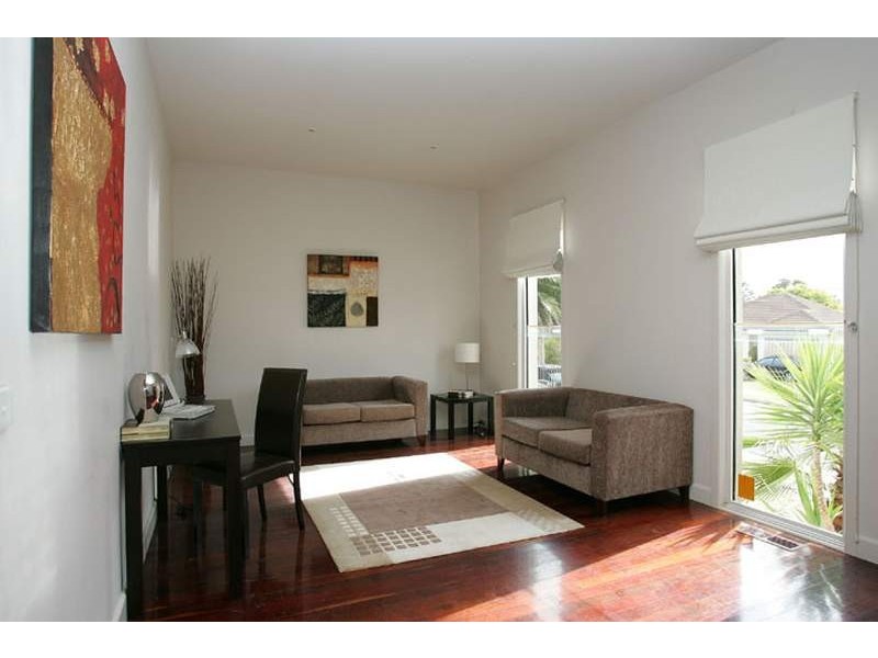 44 McNamara Avenue, Airport West VIC 3042