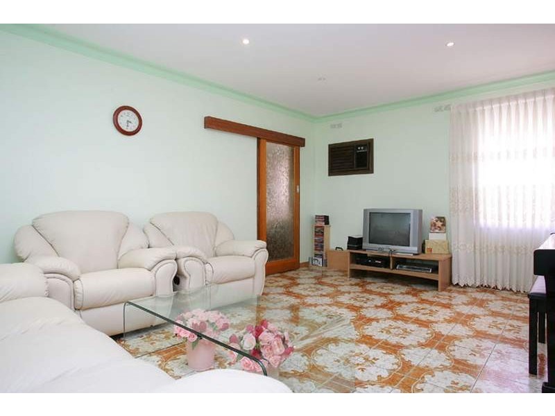 6 Riverside Place, Keilor East VIC 3033