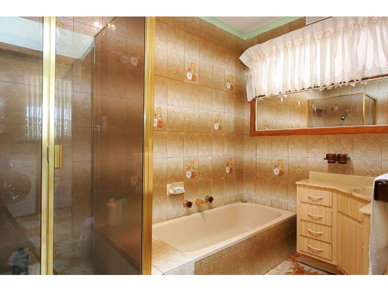 6 Riverside Place, Keilor East VIC 3033