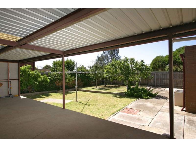 6 Riverside Place, Keilor East VIC 3033