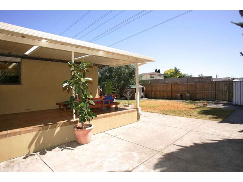 4 St. Bernards Drive, Keilor East VIC 3033