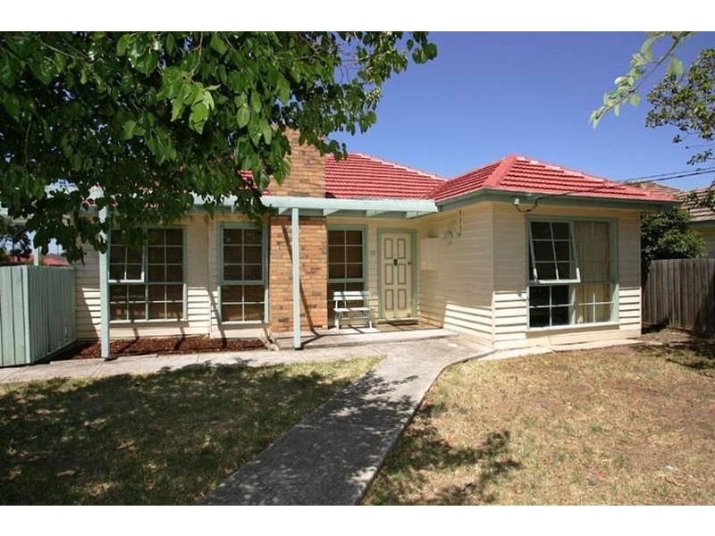 33 Dennis Avenue, Keilor East VIC 3033