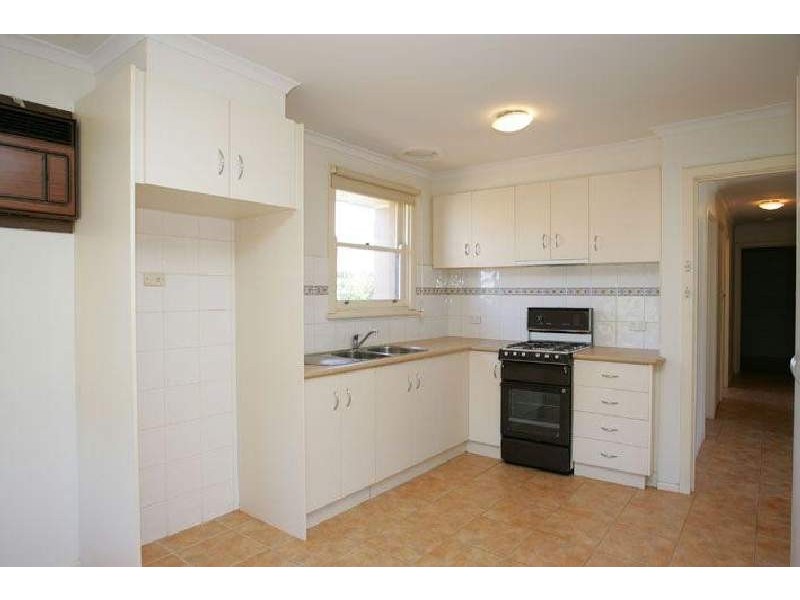 38 Tadstan Drive, Tullamarine VIC 3043