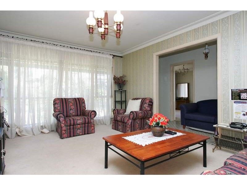 21 Rogerson Street, Avondale Heights VIC 3034