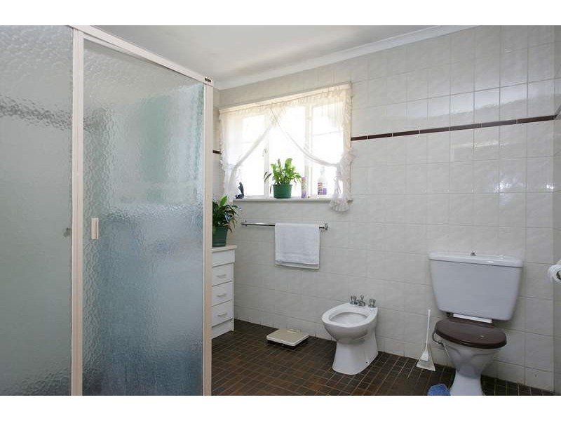 21 Rogerson Street, Avondale Heights VIC 3034